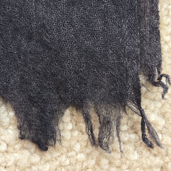 NWOT Cashmere Gradient Black & Grey Lightweight Scarf Ombre - Picture 3 of 10
